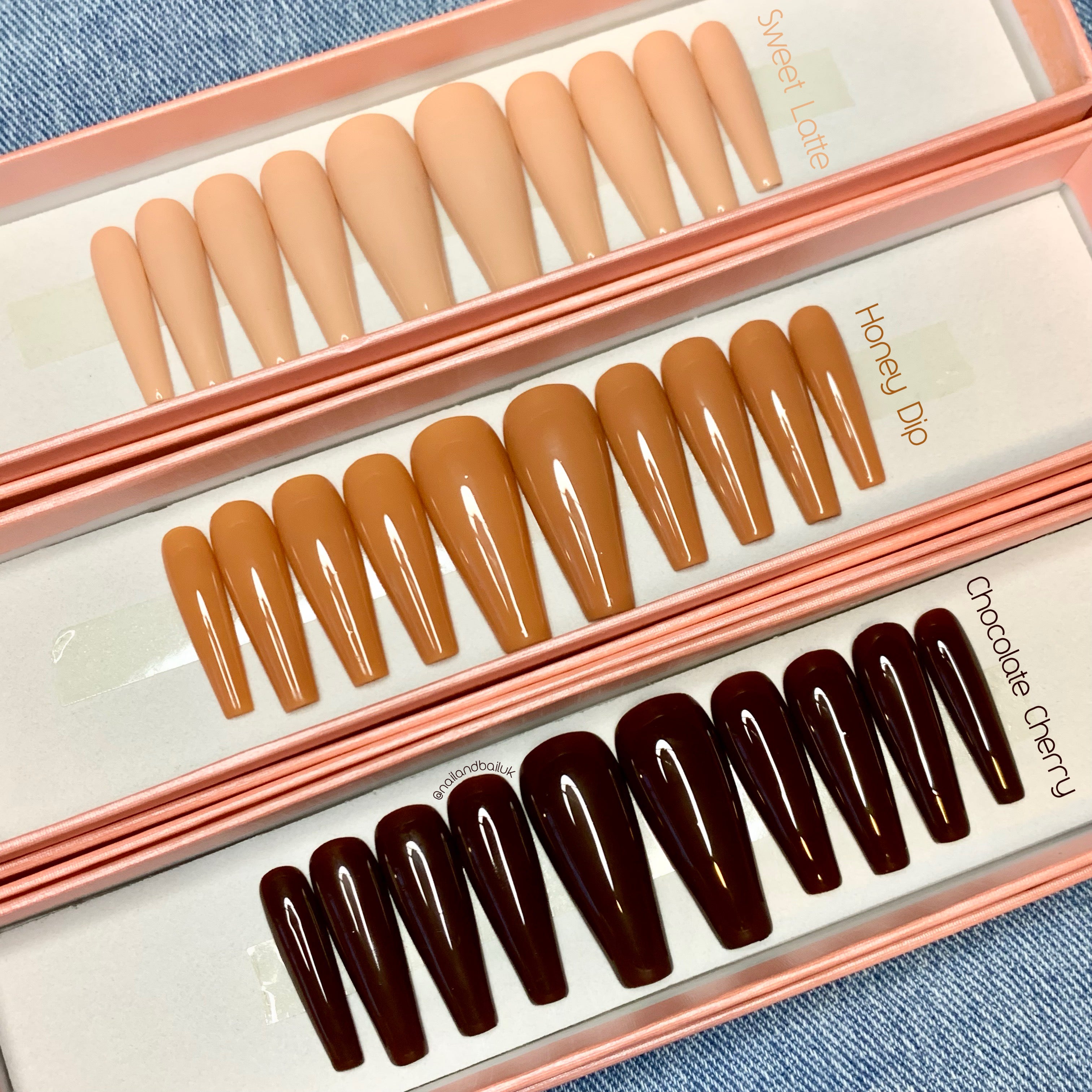 In The Nude nails are your perfect go-to for a classic, polished look in three stunning shades:
✨ Sweet Latte – A light, soft nude for a fresh, clean vibe.
✨ Honey Dip – A medium warm nude with a caramel glow.
✨ Chocolate Cherry – A deep, rich nude for bold sophistication.
These reusable, easy-to-apply press-ons are lightweight, comfortable, and perfect for any occasion. Choose your shade and rock a luxe, effortless nude look anytime!